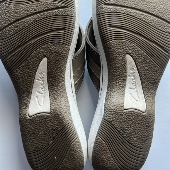 Clarks Cloud steppers Slippers Size - Picture 5 of 9